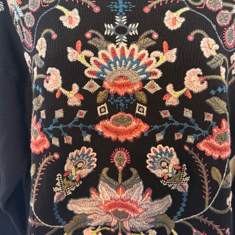 Johnny Was Sz L Black Floral Embroidered Cotton Sweater GUC B1015 no tag - Picture 2 of 8